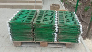 Chișinău: Gardul din fontă din curtea unui bloc, demontat. Locuitorii se revoltă