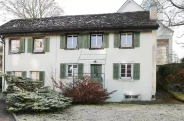 Огромная собственность площадью 180 квадратных метров в исторической столице выставлена на продажу менее чем за 100 000 евро