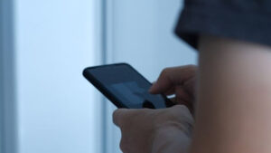 S-a dat drept femeie și a șantajat un bărbat căsătorit: Inculpatul, condamnat